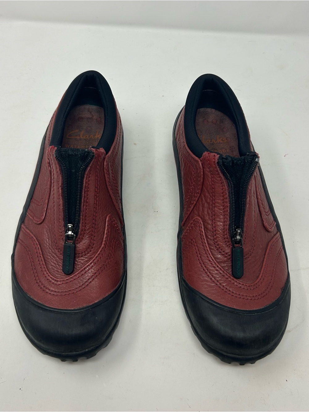 Red leather Clark’s Waterproof Muckers size 5.5 2013 in amazing condition